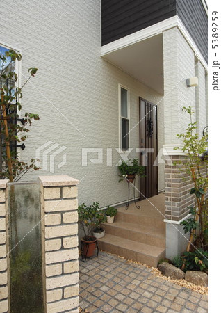 直線的な玄関 直線的な玄関 5389259