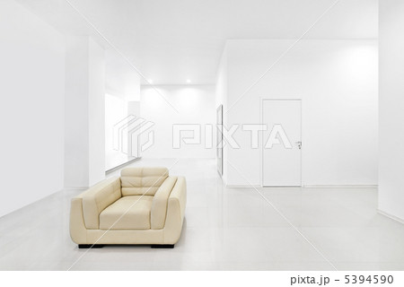 Empty new white interior 5394590