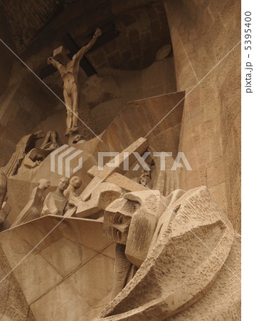 スペイン バロセロナの世界遺産 サグラダ・ファミリアの外壁 スペイン バロセロナの世界遺産 サグラダ・ファミリアの外壁 5395400