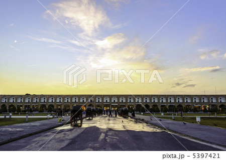 エマーム広場の夕景(イラン、世界遺産) エマーム広場の夕景(イラン、世界遺産) 5397421