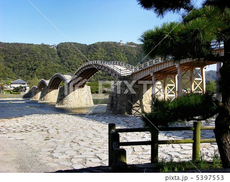 早朝の錦帯橋 5397553