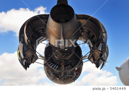飛行機のエンジン 5401449