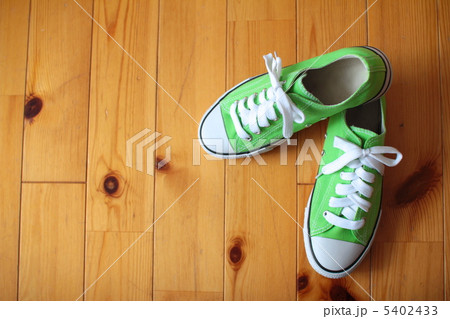 新品のネオンカラースニーカー　ローカットスニーカー 5402433