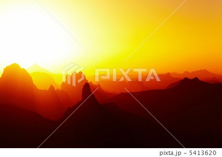 Sunrise over Sahara Desert 5413620