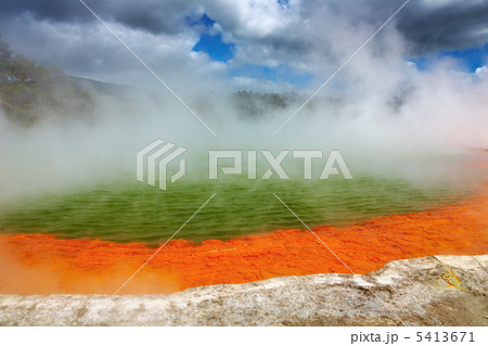 Champagne Pool, hot thermal spring, New Zealand 5413671
