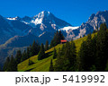 スイス・大自然・赤い小屋・山脈 5419992