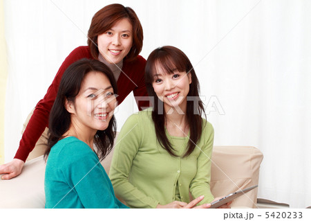 仲良しの主婦たち 5420233