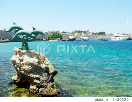 ロドスシティのイルカの像 5420526