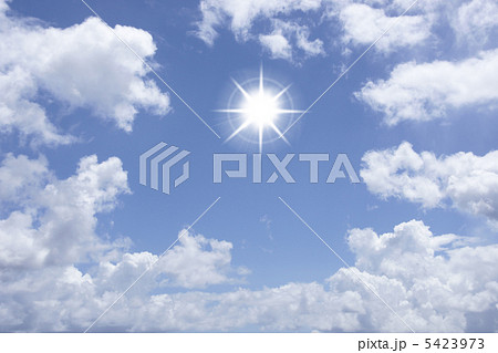 太陽と青空のイラスト素材