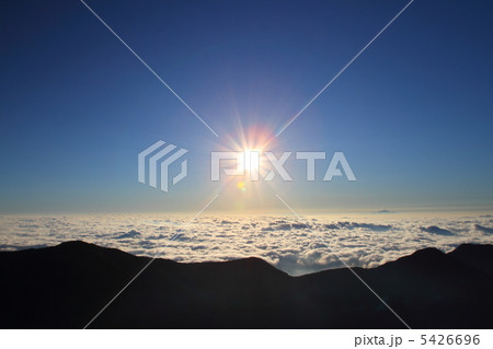 北アルプスからの朝日 5426696