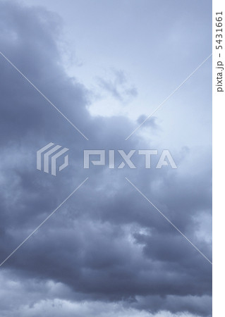 迫る雨雲 5431661