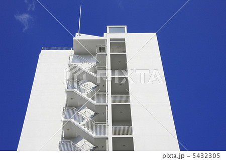 マンションの階段 5432305