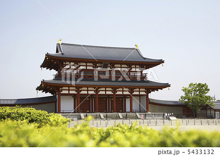 奈良平城宮跡の朱雀門 奈良平城宮跡の朱雀門 5433132