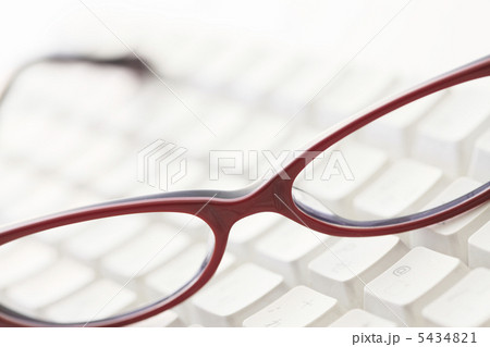 メガネとキーボード メガネとキーボード 5434821