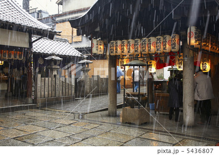 雪の大阪法善寺 雪の大阪法善寺 5436807