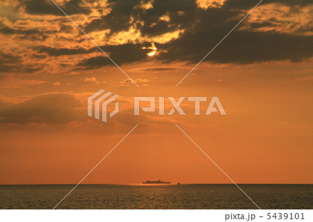三国湊サンセットビーチの夕日と夕焼け 三国湊サンセットビーチの夕日と夕焼け 5439101