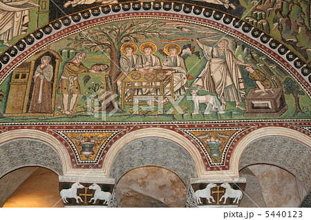 サン ヴィターレ聖堂のモザイク ラヴェンナ イタリアの写真素材