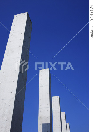 コンクリートと青空 コンクリートと青空 5445126