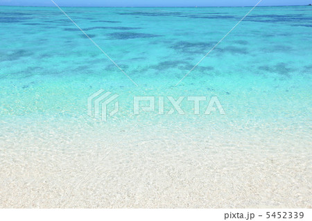 エメラルドグリーンの海 5452339