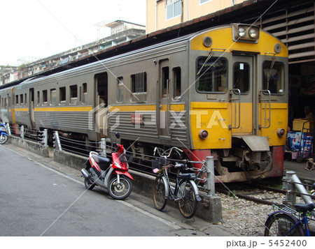タイ・バンコク マハーチャイ線ウォンウェン・ヤイ駅 タイ・バンコク マハーチャイ線ウォンウェン・ヤイ駅 5452400