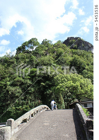 橋を行く 5453536