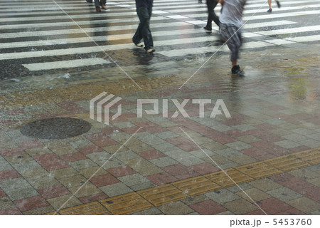 ゲリラ豪雨 5453760