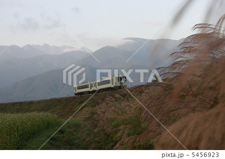 大カーブを行く 5456923