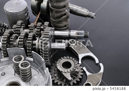 バイクのエンジン部品 5458188