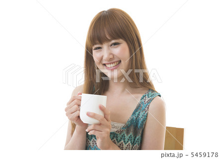飲物を飲む女性 飲物を飲む女性 5459178