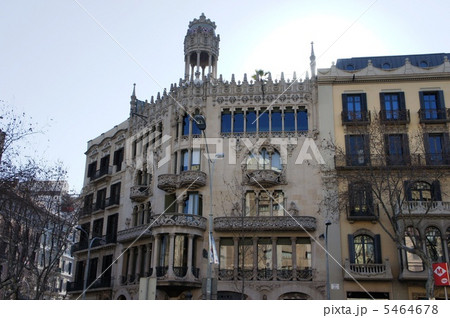 スペイン バルセロナ グラシア通り カサ・リェオ・モレラ スペイン バルセロナ グラシア通り カサ・リェオ・モレラ 5464678