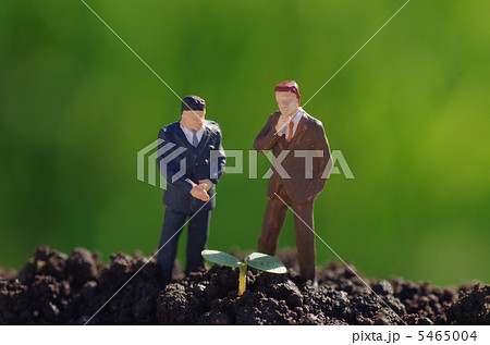 双葉と二人の男性 5465004