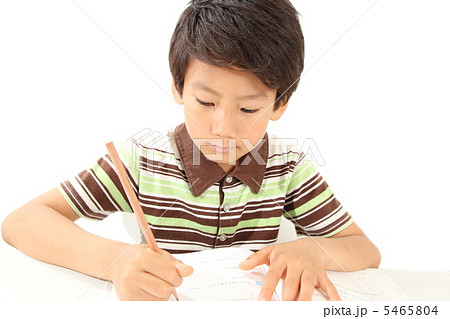勉強する男の子 勉強する男の子 5465804