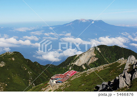 夏の山小屋と木曽御岳山 5466876