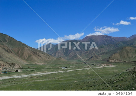 中国・新疆ウイグル自治区 天山山脈 南疆鉄道の車窓 中国・新疆ウイグル自治区 天山山脈 南疆鉄道の車窓 5467154