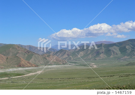 中国・新疆ウイグル自治区 天山山脈 南疆鉄道の車窓 中国・新疆ウイグル自治区 天山山脈 南疆鉄道の車窓 5467159