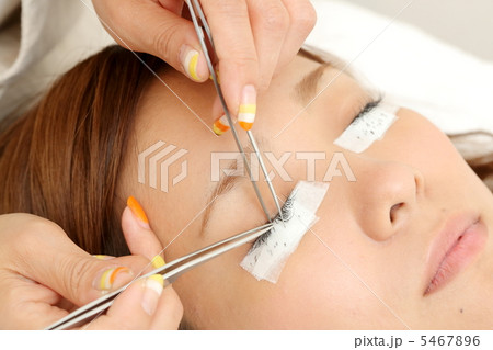 睫毛エクステンション 5467896