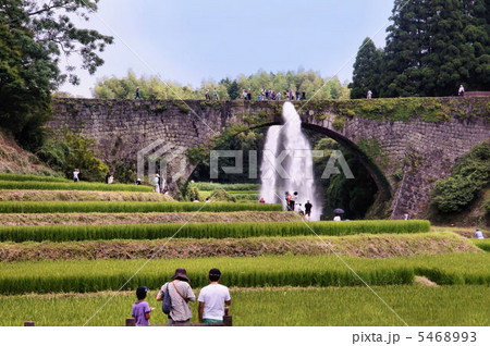 通潤橋の放水 5468993