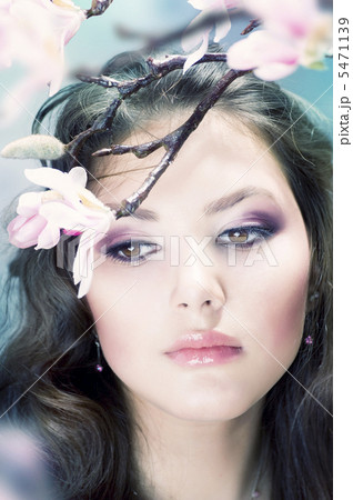 Beautiful Spring Girl with flowers Beautiful Spring Girl with flowers 5471139