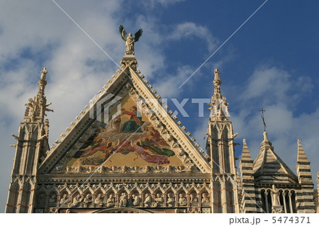 大聖堂のファサード　シエナ　トスカーナ　イタリア　 5474371