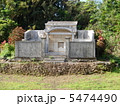 沖縄のお墓 5474490