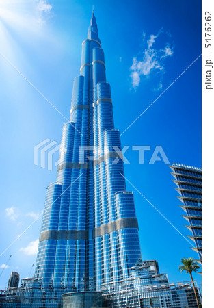 DUBAI, UAE. - NOVEMBER 29 : Burj Dubai - tallest building in the 5476262