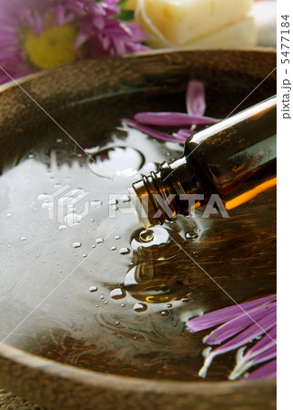 Aromatherapy. Essence oil. Spa treatment 5477184