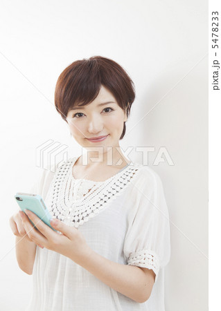 ショートカットの女性 ショートカットの女性 5478233
