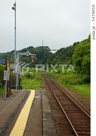 日高三石駅プラットホーム苫小牧方面の風景 5479050