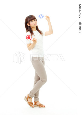 不正解と表現する女性 5479409