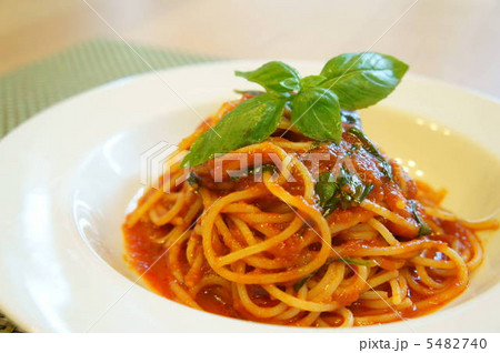 トマトとバジルのスパゲティ 5482740