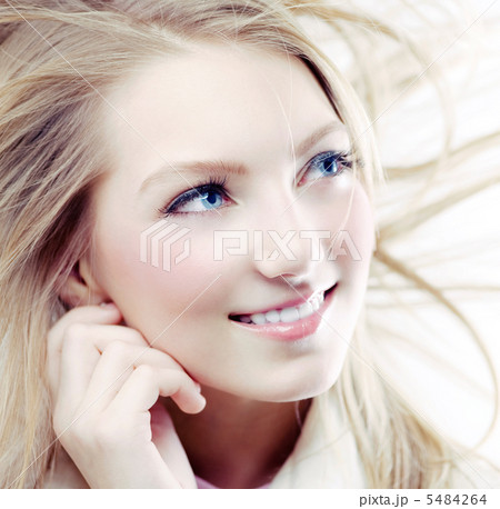 Beautiful Fashion Girl Portrait 5484264