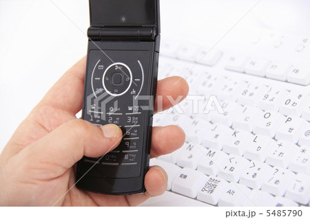 携帯電話とパソコン 5485790
