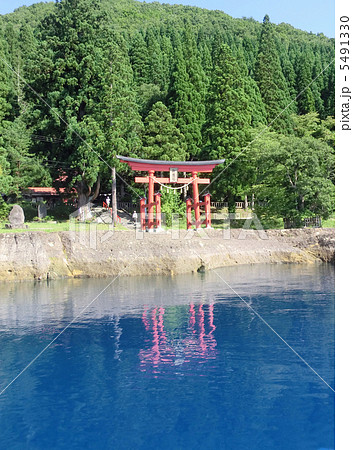 田沢湖 御座石神社 の写真素材