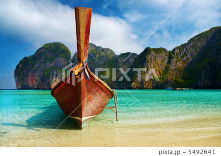 Tropical beach 5492641